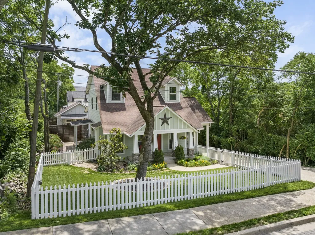 194 37th Ave, N Nashville TN 37209