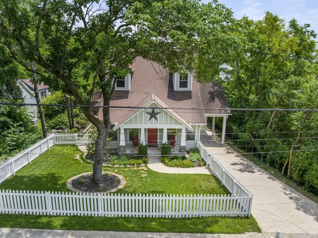 194 37th Ave, N Nashville TN 37209