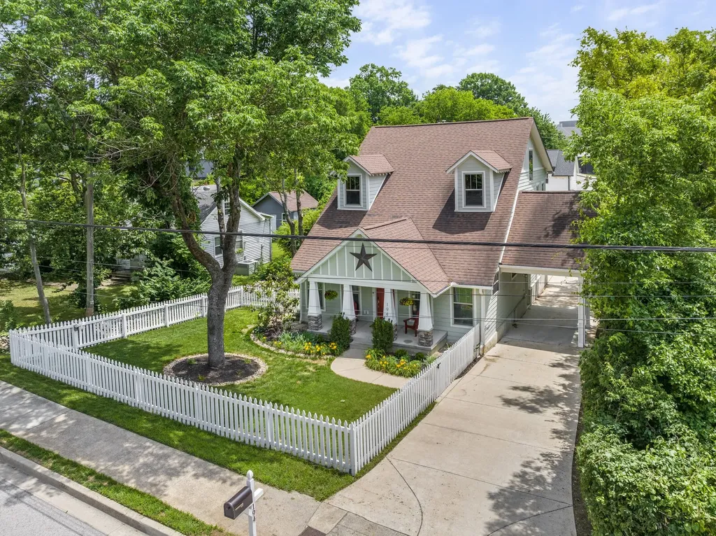 194 37th Ave, N Nashville TN 37209