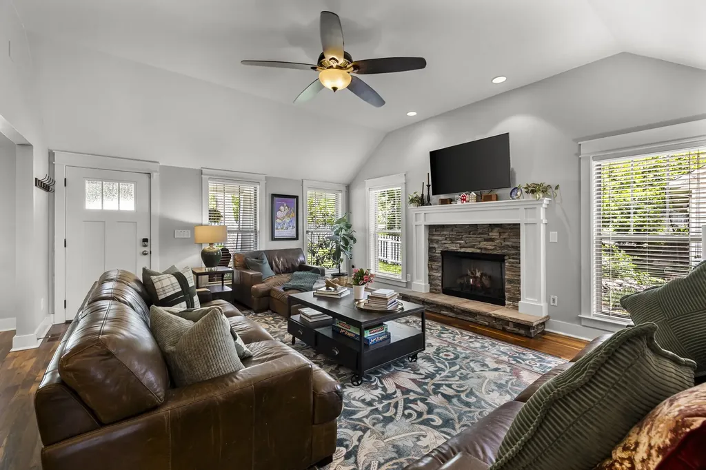 194 37th Ave, N Nashville TN 37209