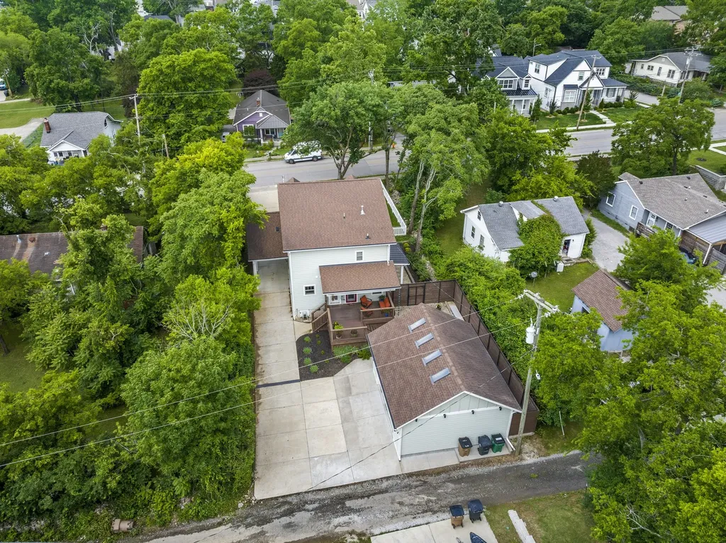 194 37th Ave, N Nashville TN 37209