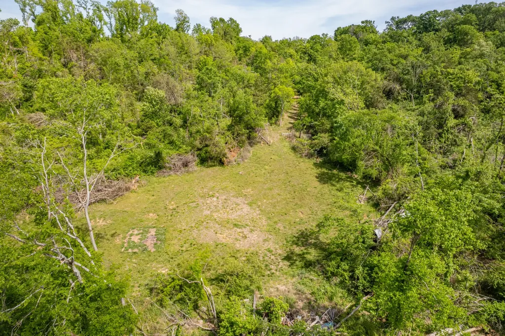1 Old Highway 99 Columbia TN 38401