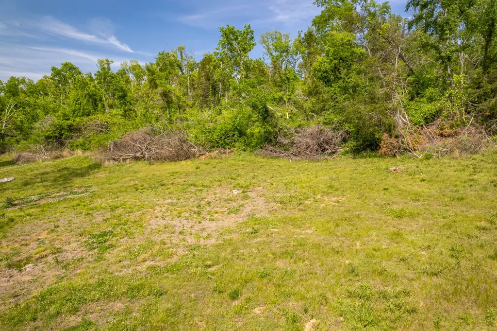 1 Old Highway 99 Columbia TN 38401