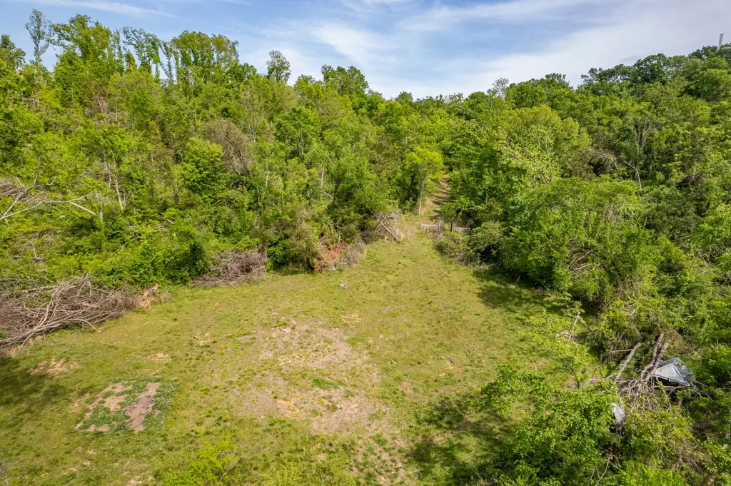 1 Old Highway 99 Columbia TN 38401