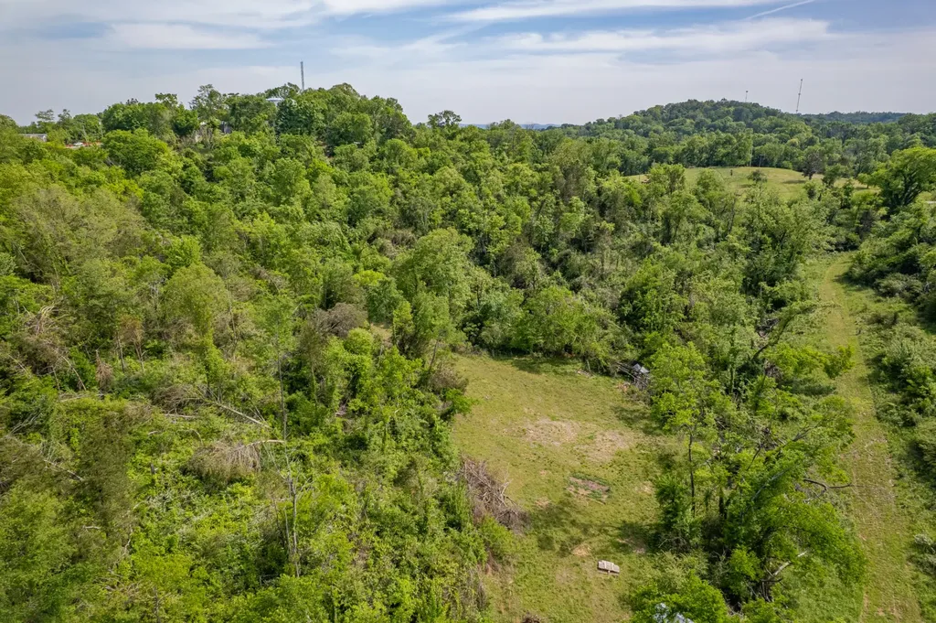 1 Old Highway 99 Columbia TN 38401