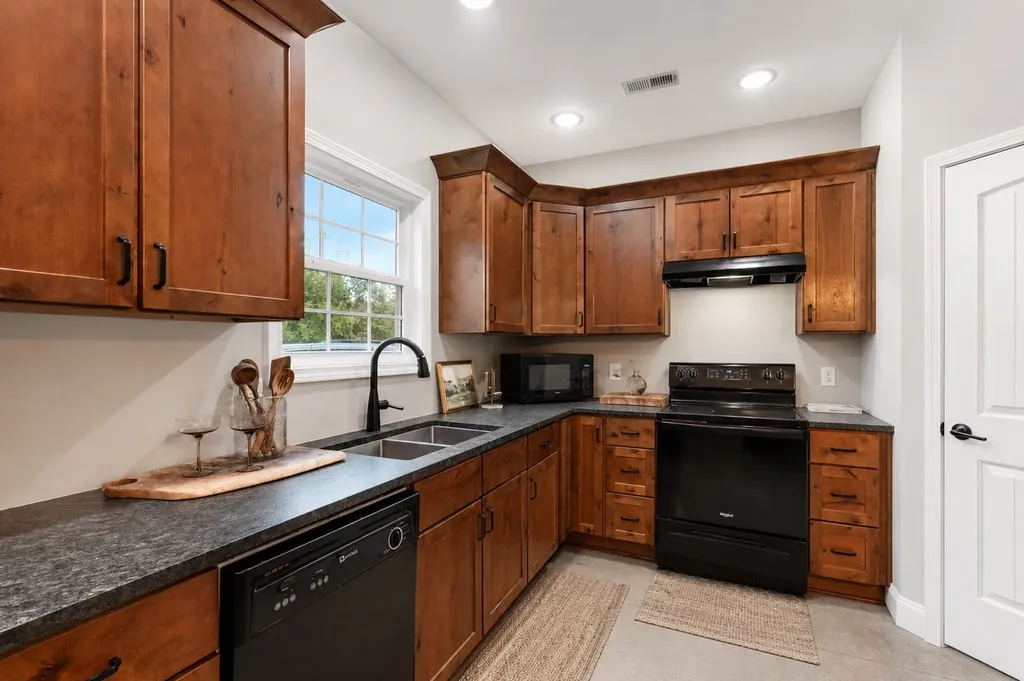 1027 Lockridge Lane Ashland City TN 37015