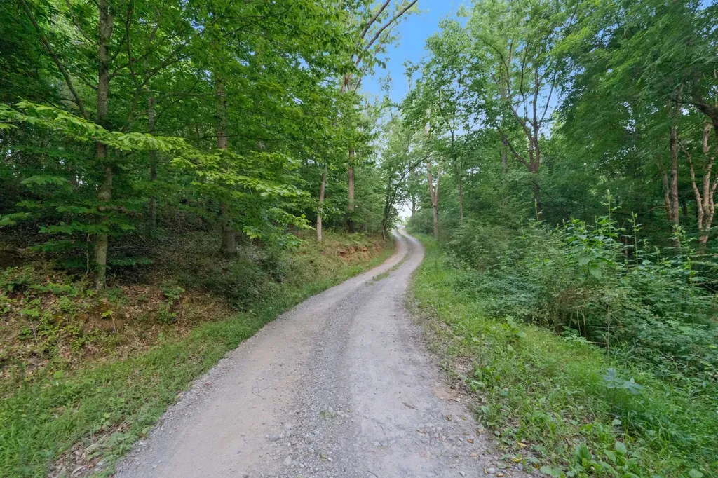 1027 Lockridge Lane Ashland City TN 37015