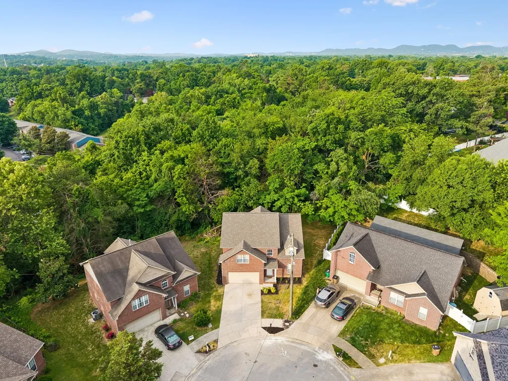 616 Twin Oaks Court Nashville TN 37211
