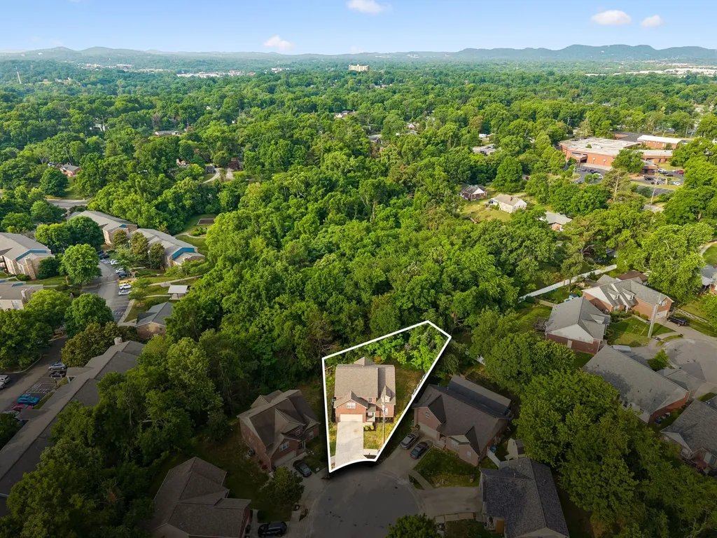 616 Twin Oaks Court Nashville TN 37211