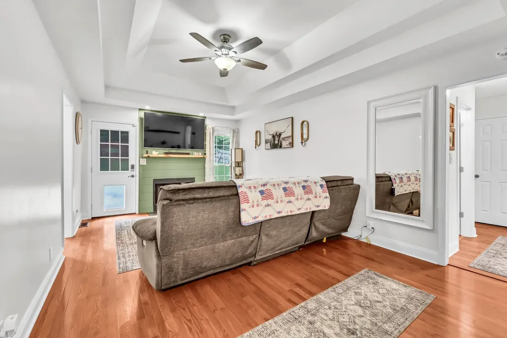 1738 Broadripple Drive Clarksville TN 37042