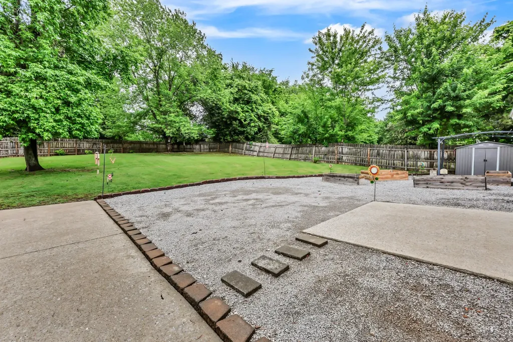 1738 Broadripple Drive Clarksville TN 37042