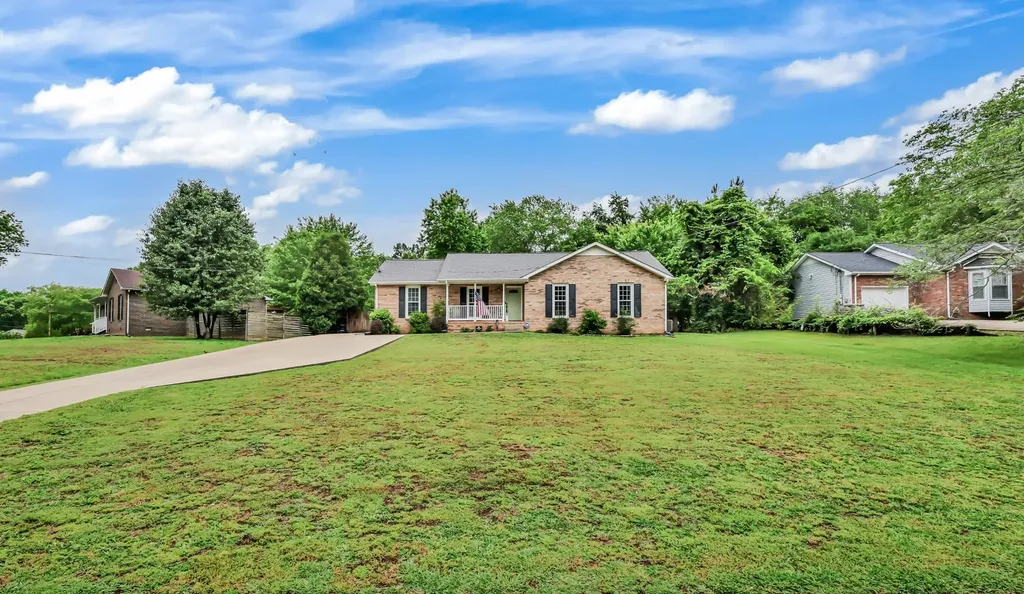 1738 Broadripple Drive Clarksville TN 37042