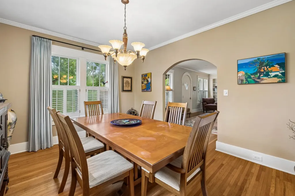 2617 Barton Nashville TN 37212
