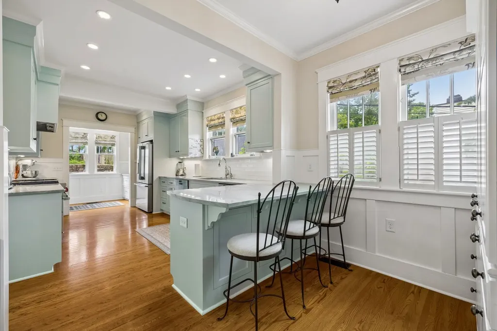 2617 Barton Nashville TN 37212