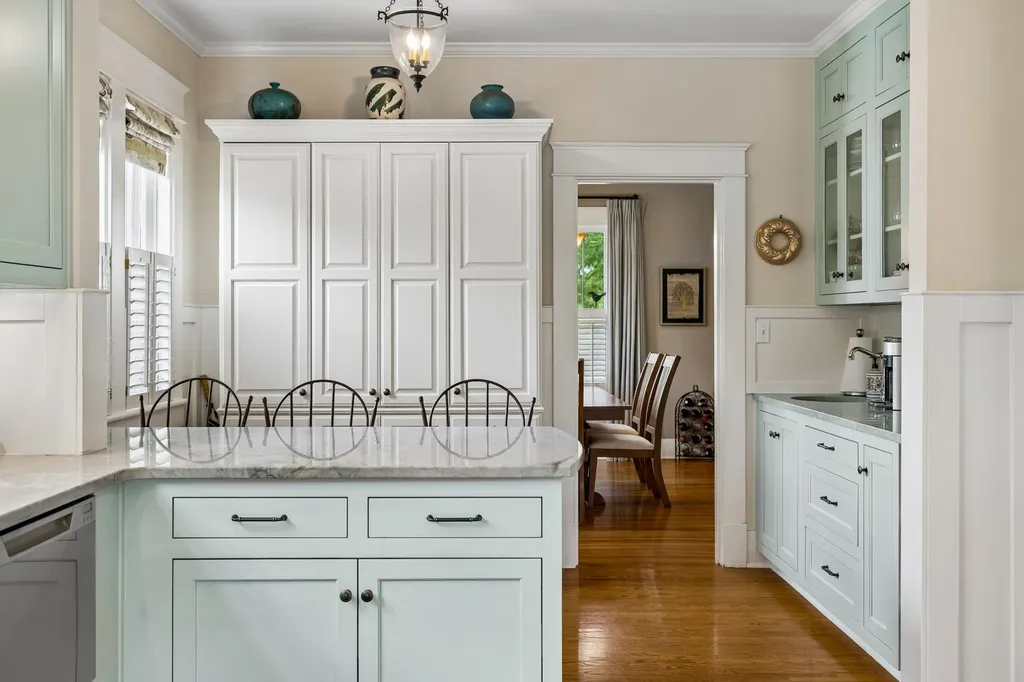 2617 Barton Nashville TN 37212