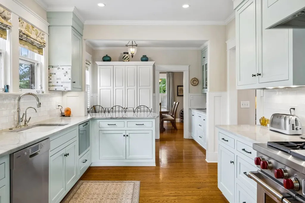 2617 Barton Nashville TN 37212