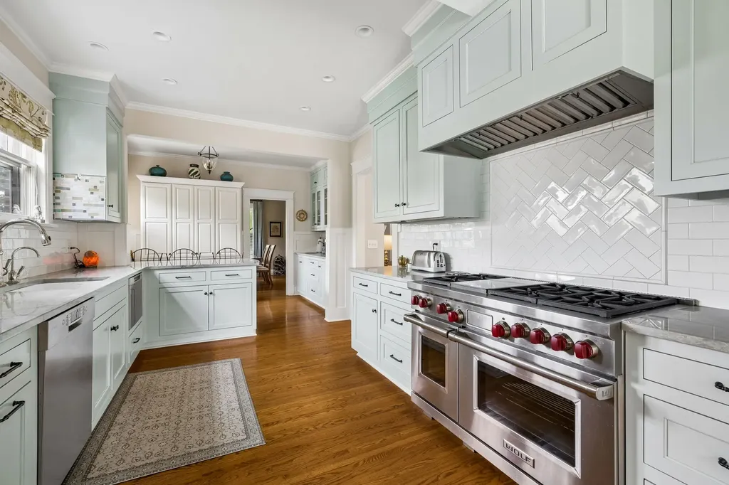 2617 Barton Nashville TN 37212