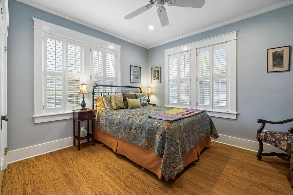 2617 Barton Nashville TN 37212