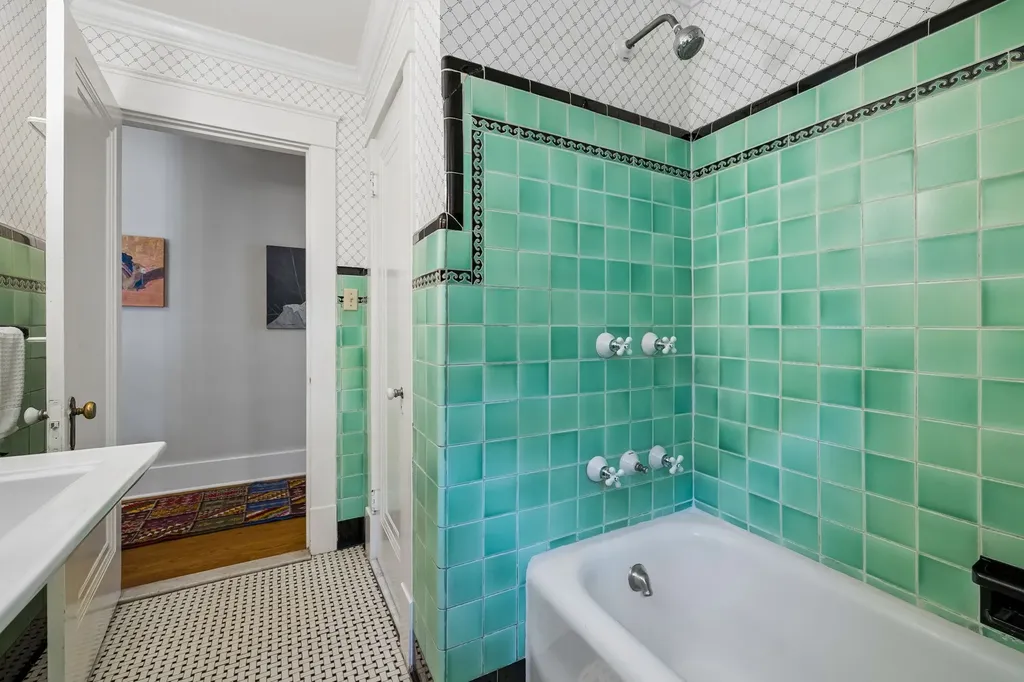 2617 Barton Nashville TN 37212