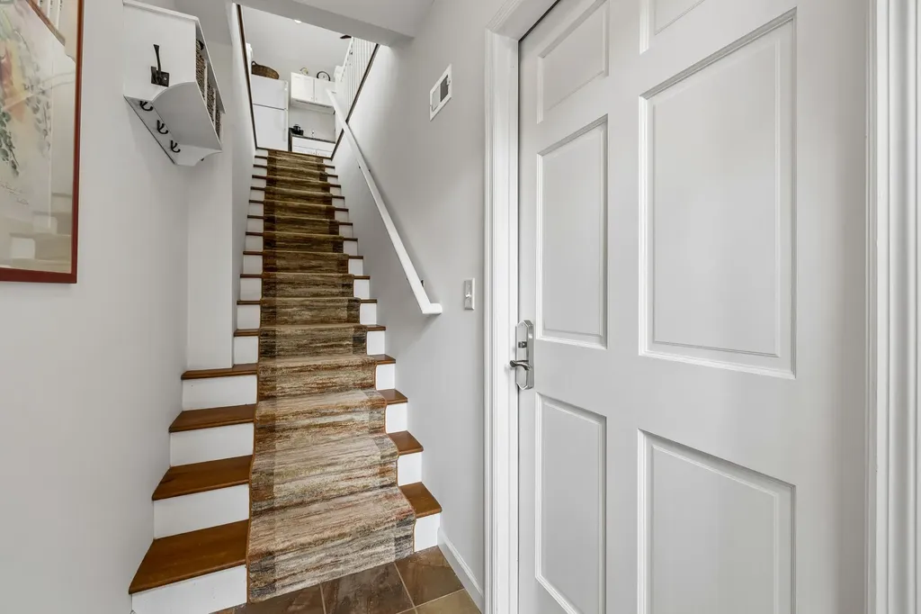 2617 Barton Nashville TN 37212