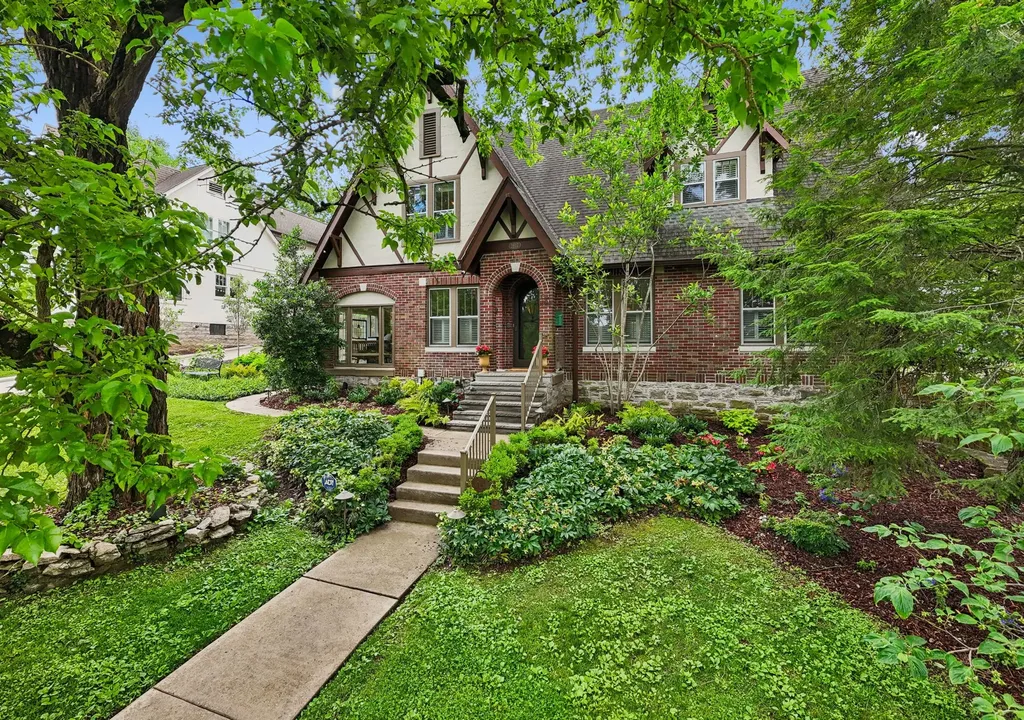 2617 Barton Nashville TN 37212