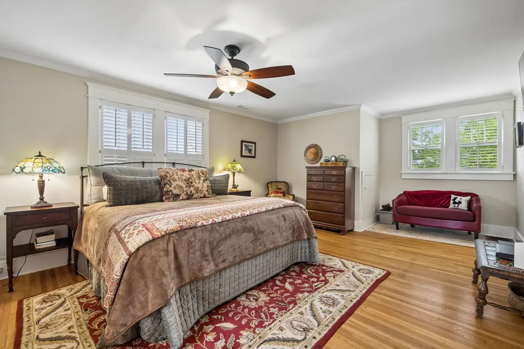 2617 Barton Nashville TN 37212