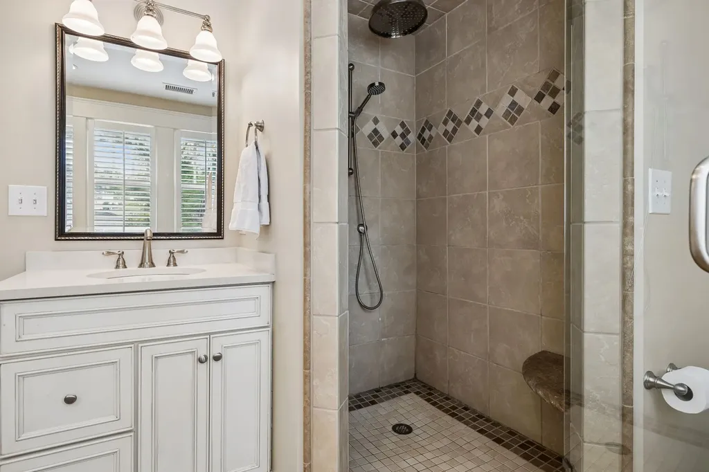 2617 Barton Nashville TN 37212