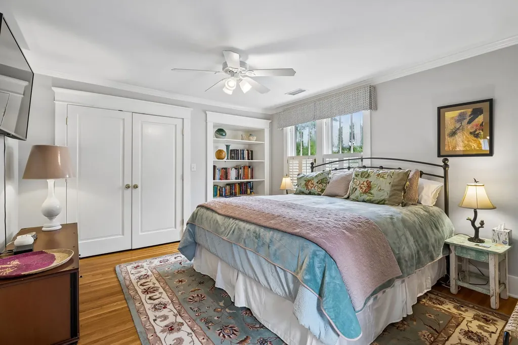 2617 Barton Nashville TN 37212