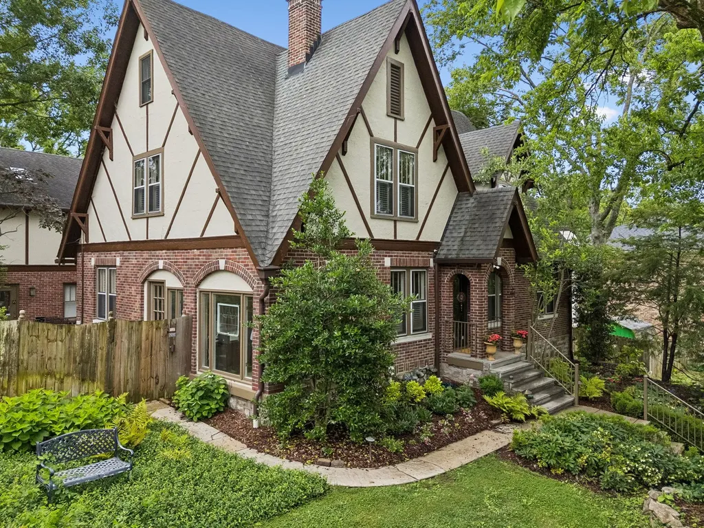 2617 Barton Nashville TN 37212