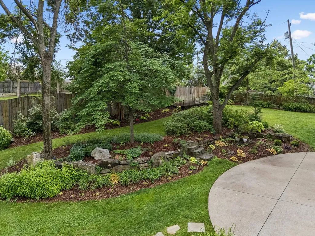 2617 Barton Nashville TN 37212
