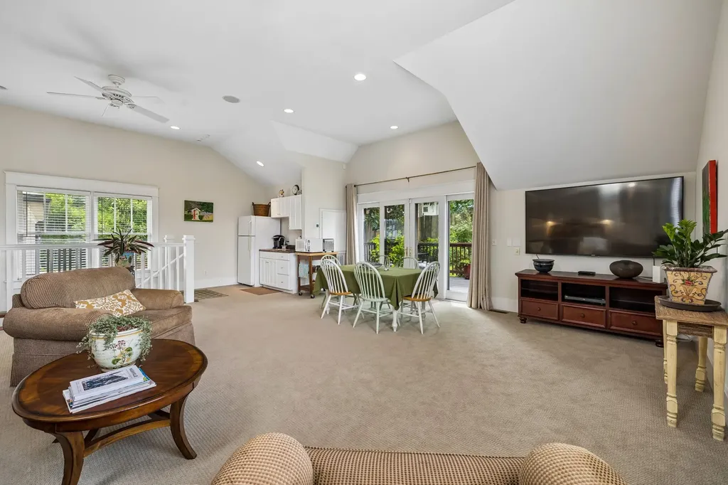 2617 Barton Nashville TN 37212