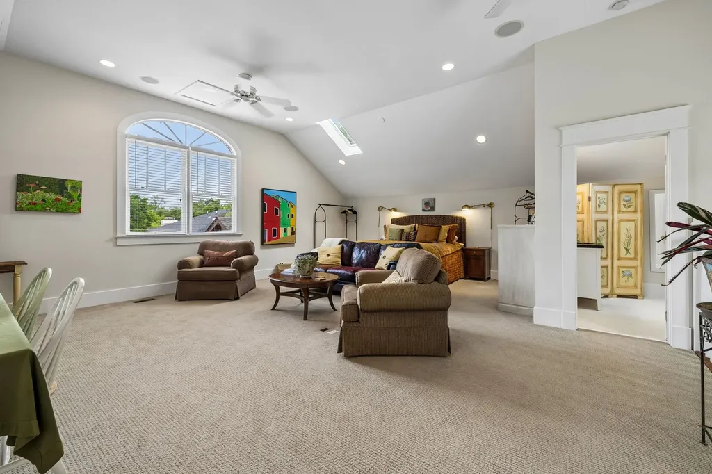 2617 Barton Nashville TN 37212