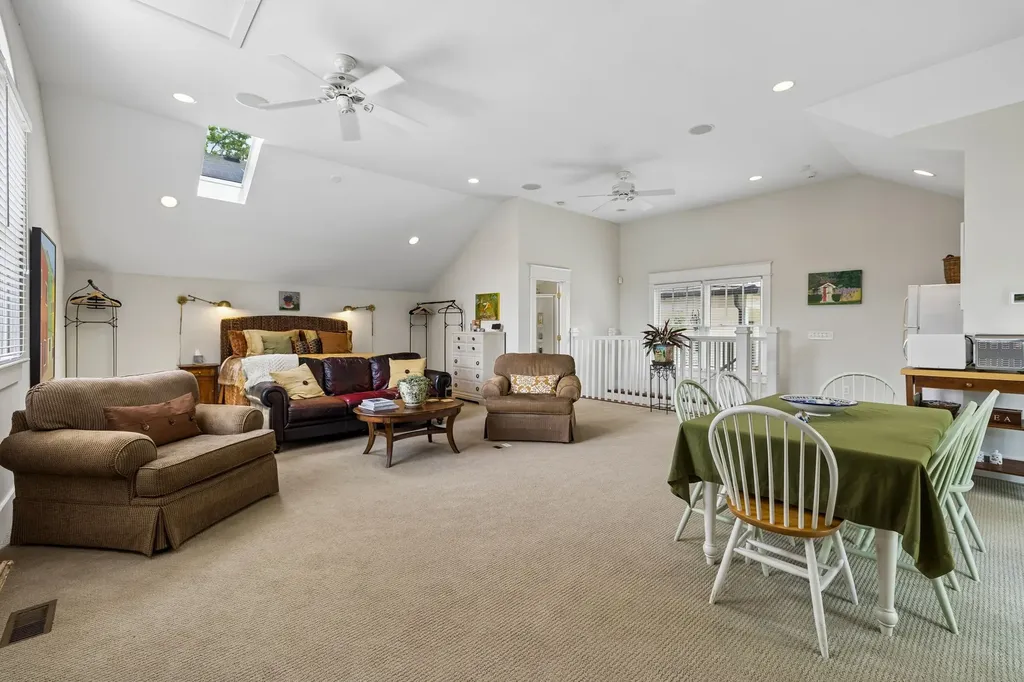 2617 Barton Nashville TN 37212