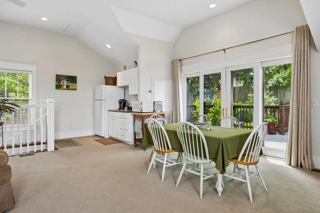 2617 Barton Nashville TN 37212