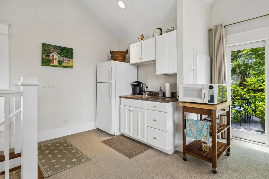 2617 Barton Nashville TN 37212