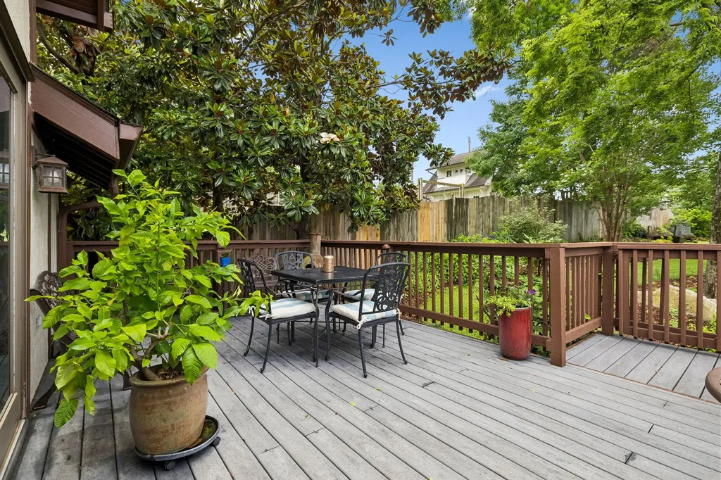 2617 Barton Nashville TN 37212