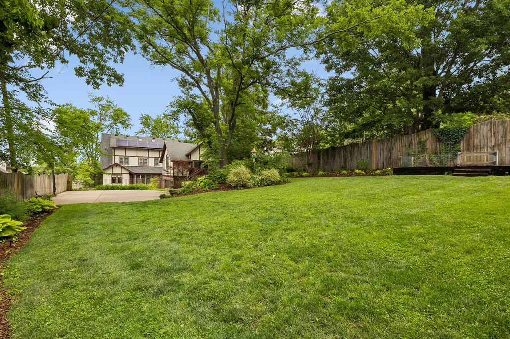 2617 Barton Nashville TN 37212