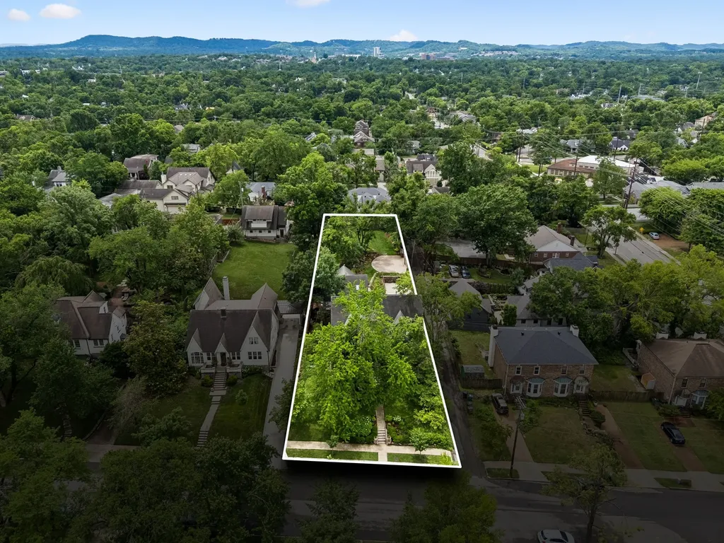 2617 Barton Nashville TN 37212