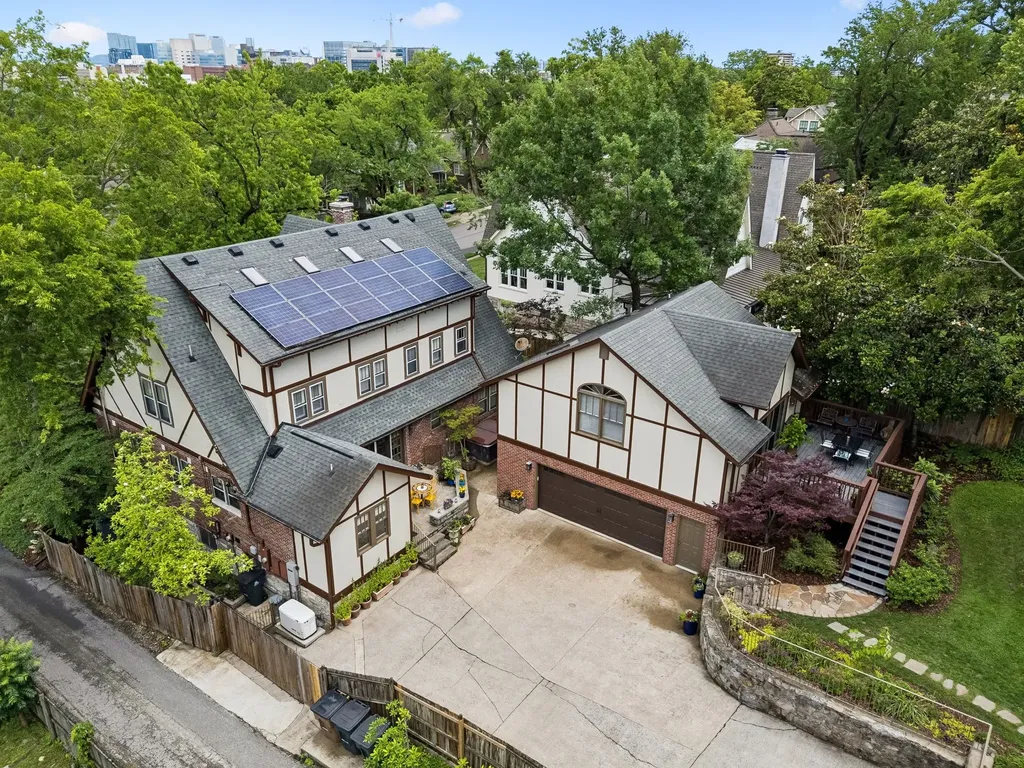 2617 Barton Nashville TN 37212