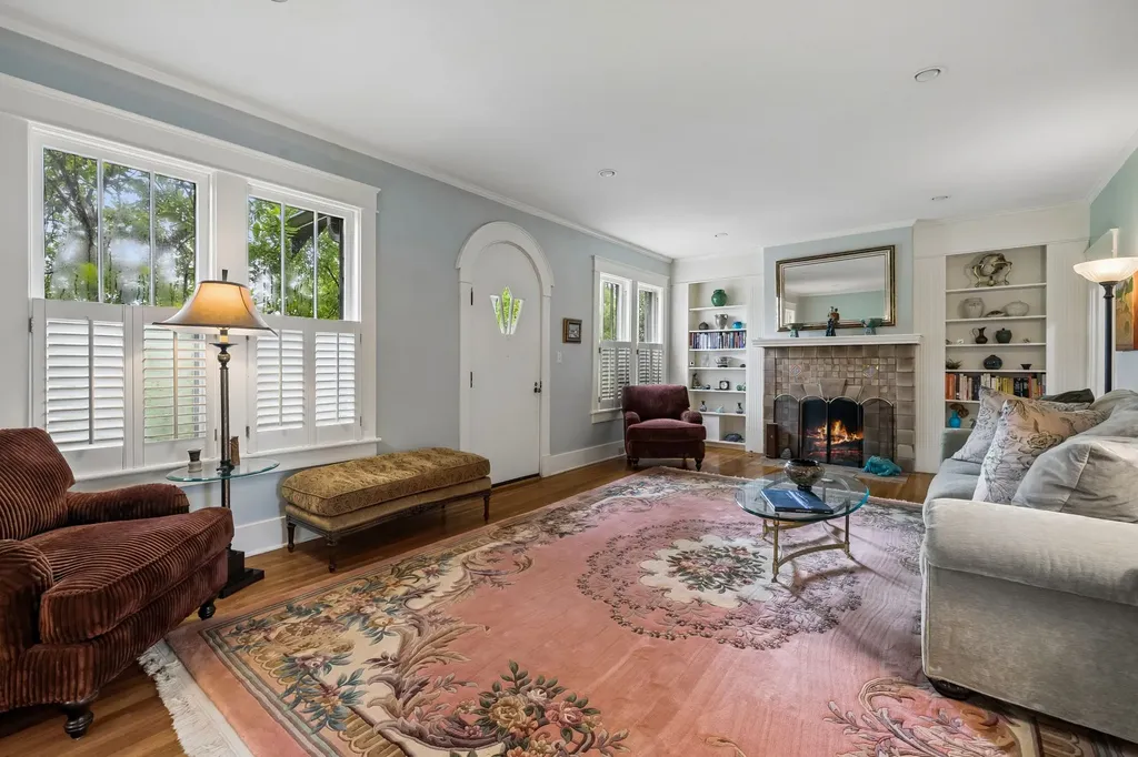 2617 Barton Nashville TN 37212