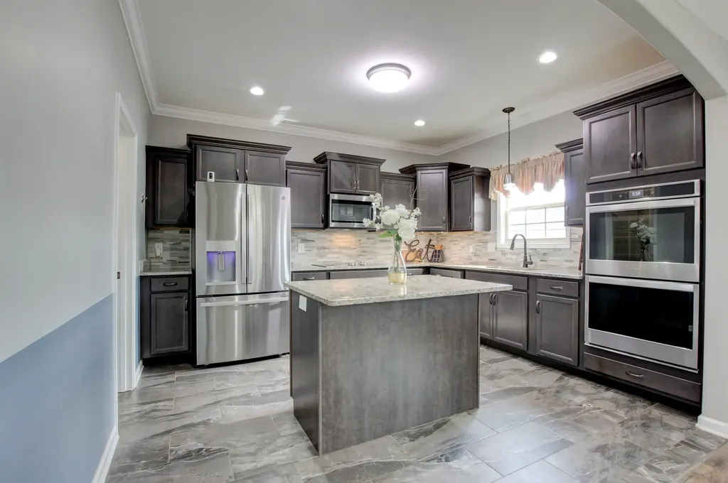 1028 Spicer Drive Clarksville TN 37042