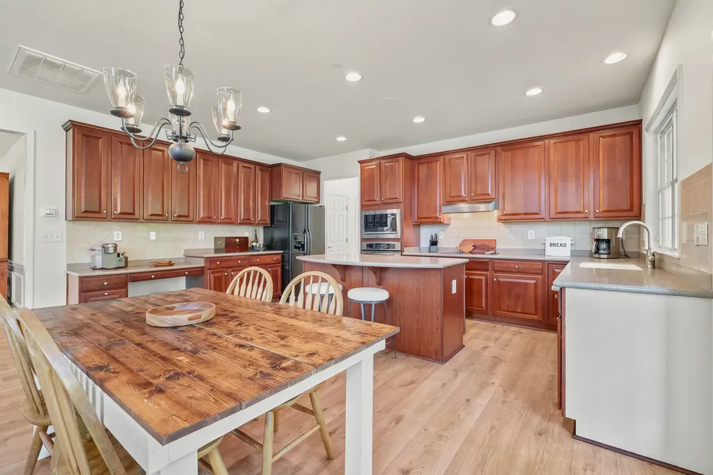2074 Delaware Drive Nolensville TN 37135