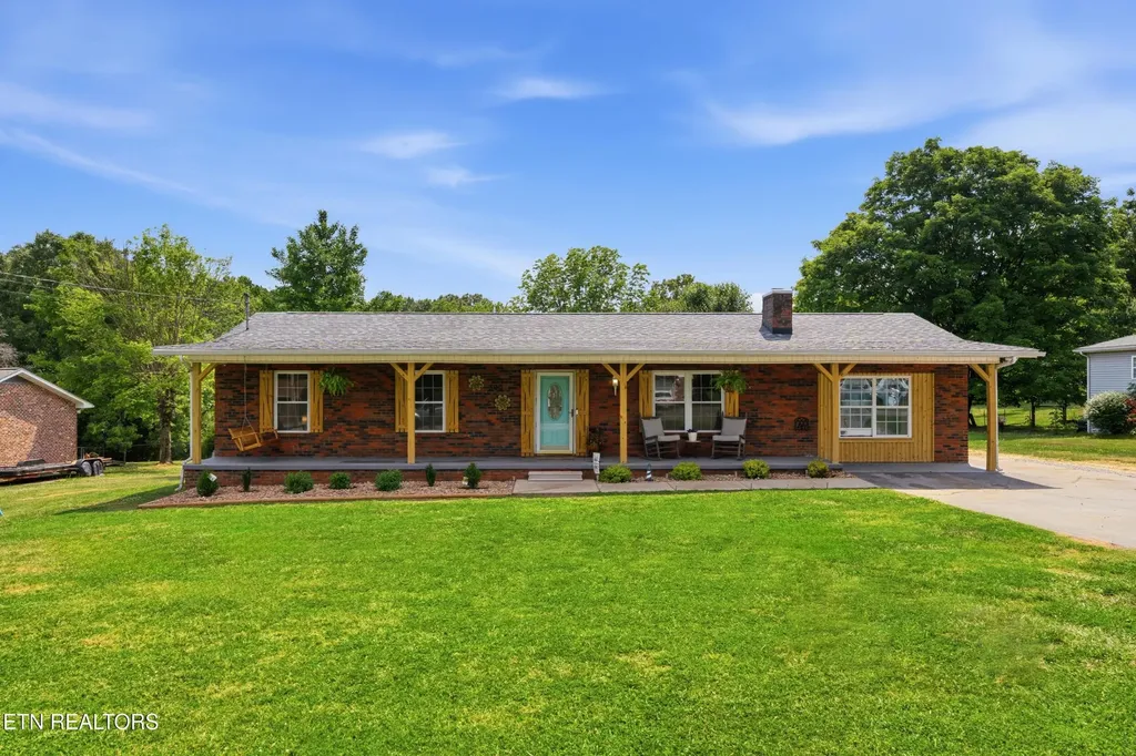 300 Lindner Lane Lenoir City TN 37772