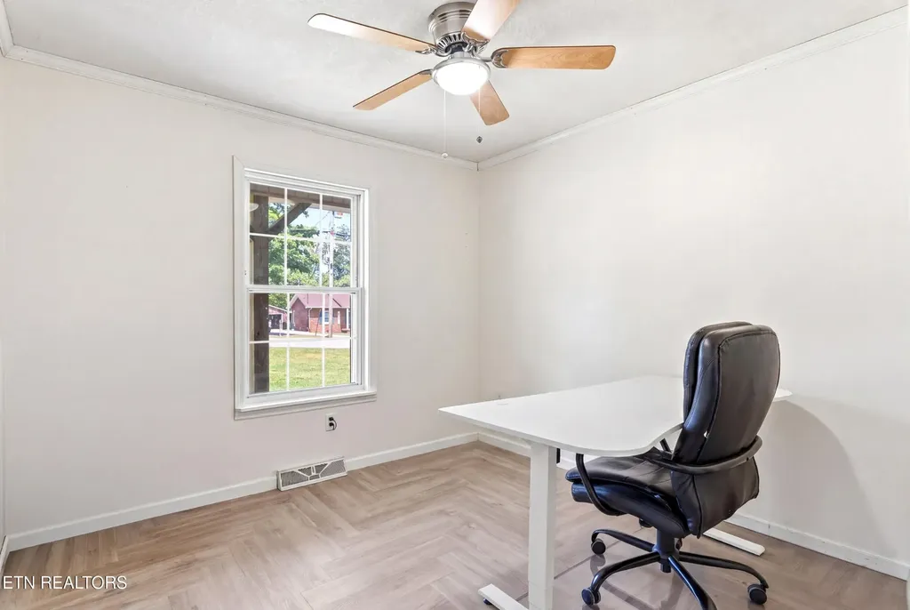 300 Lindner Lane Lenoir City TN 37772
