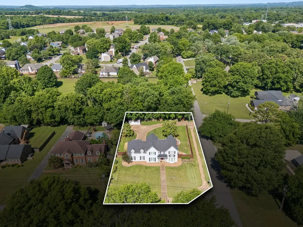 100 Deerfield Drive Columbia TN 38401