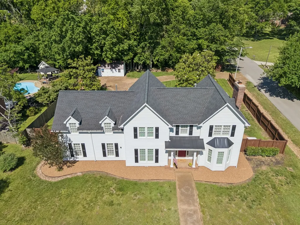 100 Deerfield Drive Columbia TN 38401
