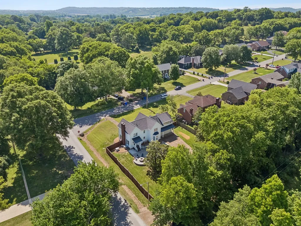 100 Deerfield Drive Columbia TN 38401