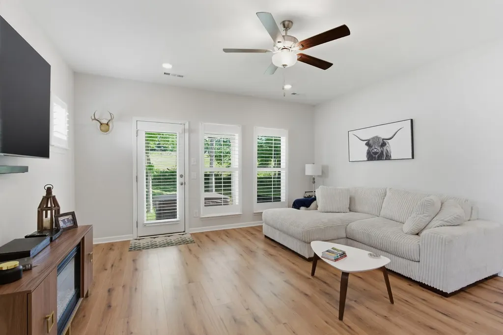 7143 Pepper Tree Circle Fairview TN 37062