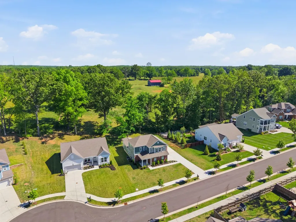 7143 Pepper Tree Circle Fairview TN 37062