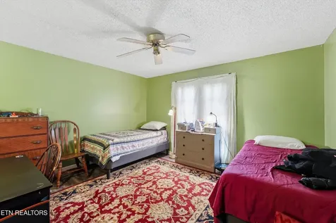 9613 Norris Freeway Powell TN 37849